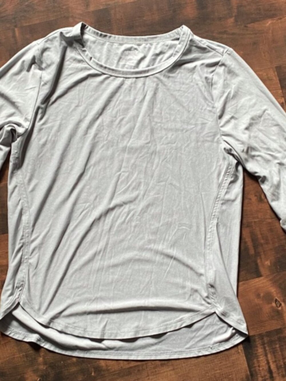 Old Navy Active CloudMotion Go-Dry Cool Top Light Gray Long Sleeve Thumb Holes M